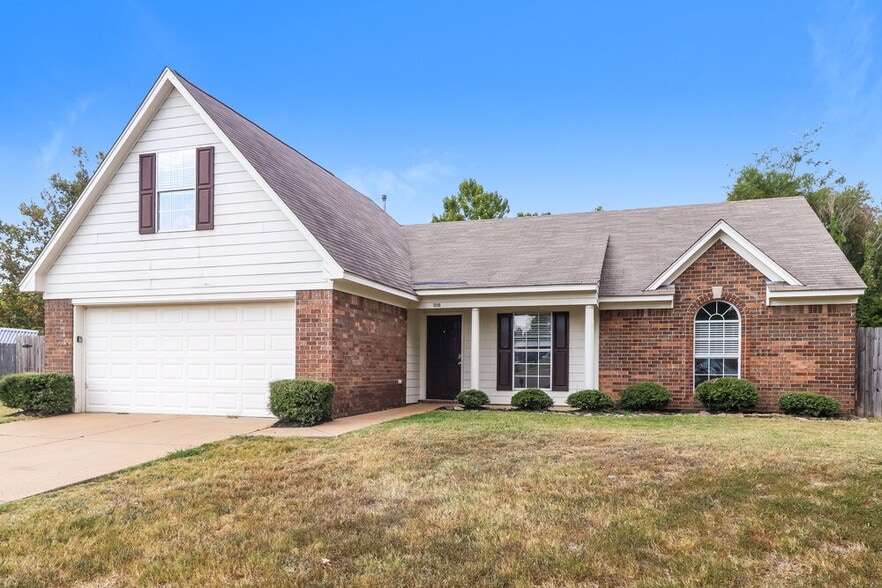 Building Photo - 8161 Loden Cove