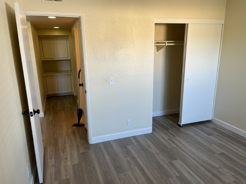 Building Photo - 1528 Granite Hills Dr