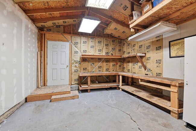 Building Photo - $3,045.95, 3 bed, 2 bath house in Denver with Fenced in Yard and In Unit Laundry!