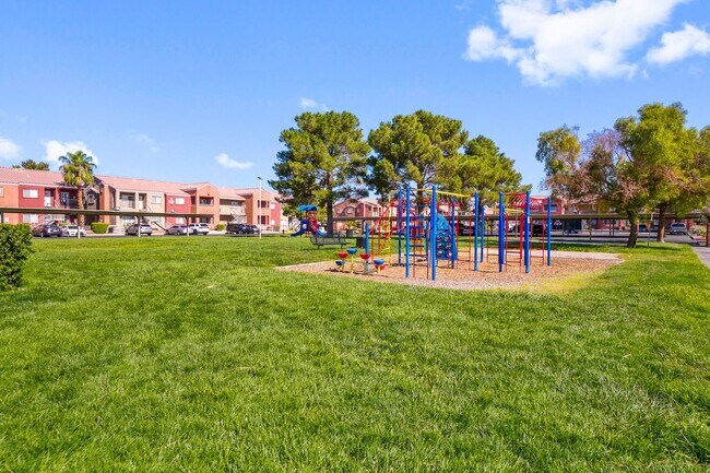 Building Photo - BEAUTIFUL 2 Bedroom Condo near Nellis Airf...