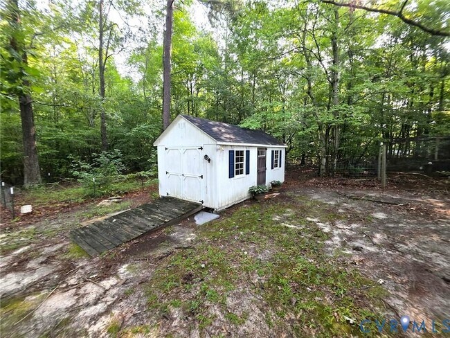 Building Photo - 21500 Runaround Ln