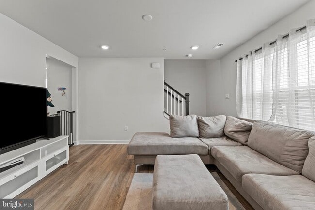 Building Photo - 140 Wood Walk Ave