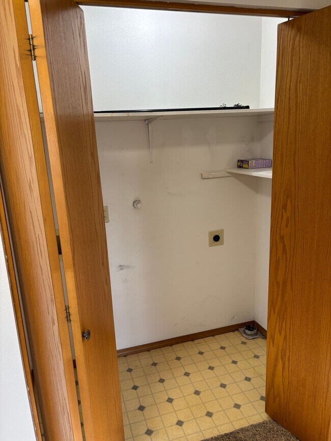 Building Photo - 200-204 NE 7th St