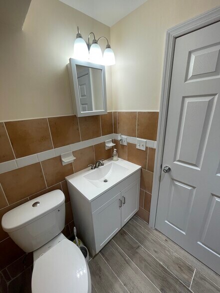 Building Photo - 93 Osborne Ter