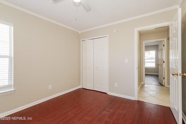 Building Photo - 3738 Woodbriar Dr