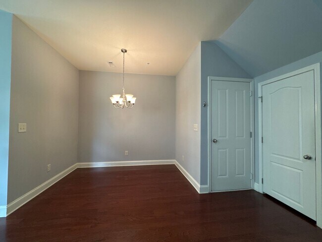 Building Photo - Modern End-Unit Townhome in the Heart of Old Hickory, Wilson County!