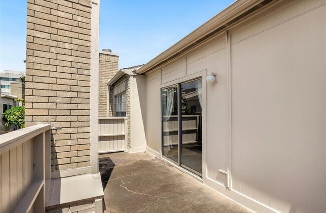 Building Photo - 3800 Tanglewilde St