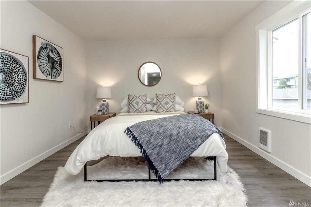 Bright and spacious bedroom #1 - 1519 S 46th St