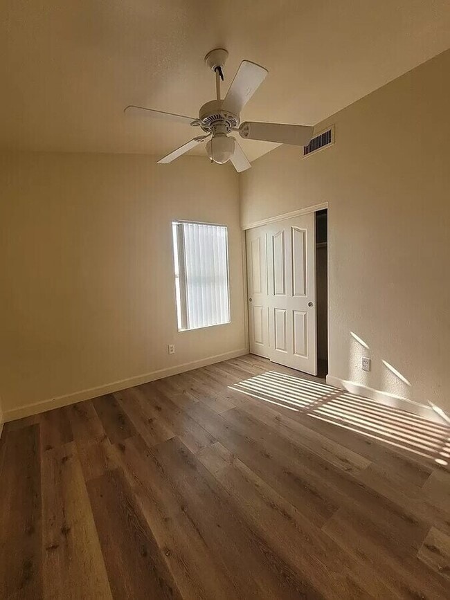 Building Photo - Beautiful 4-bedroon 2.5 bath home