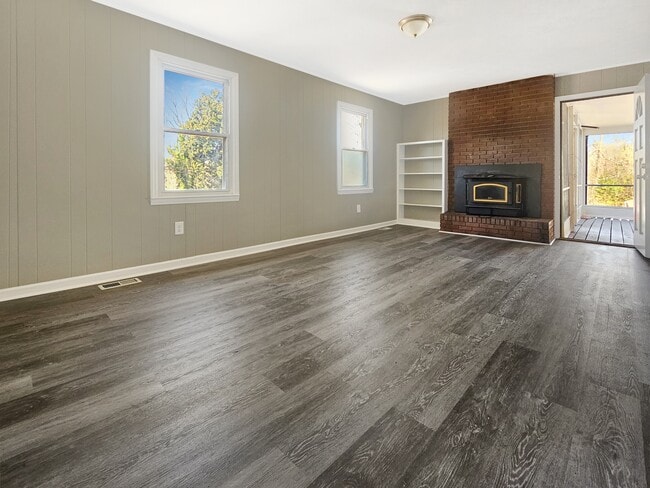 Building Photo - 36 Hall St