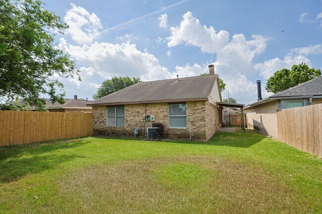 Building Photo - 19938 Laurel Trail Dr