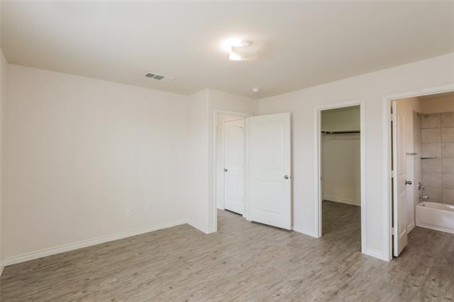 Building Photo - 1605 Cardinal Dr