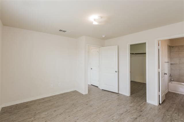 Building Photo - 3202 Robin Rd