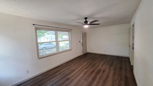 Building Photo - Remodeled Dupllex