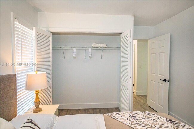 Building Photo - 9341 Green Meadows Way