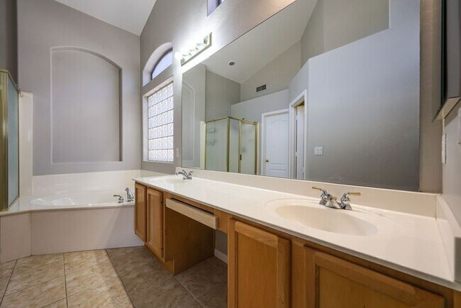 Building Photo - Now Available in Chandler! Spacious 4 Bedroom Home in Carino Estates!