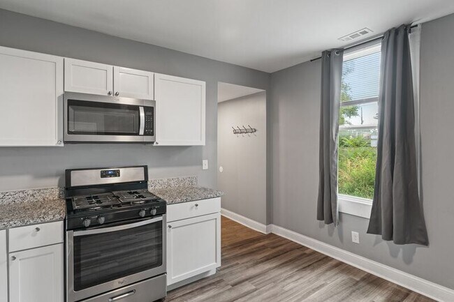 Building Photo - 41 N Beville Ave