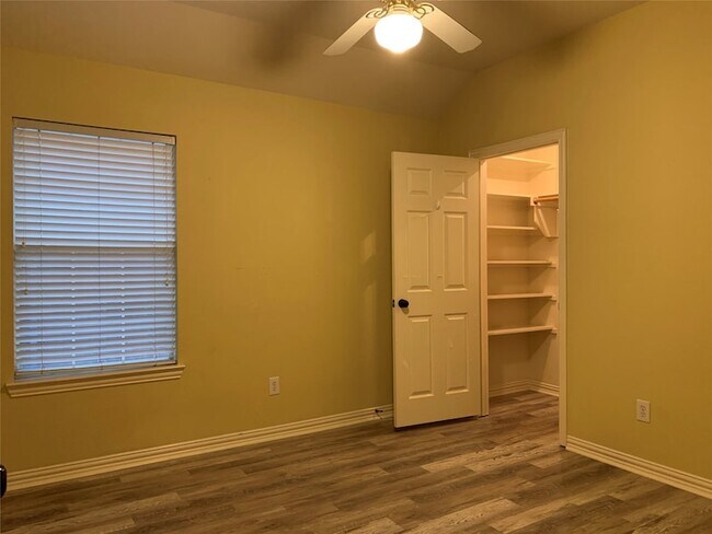 Building Photo - 1313 Limestone Creek Dr