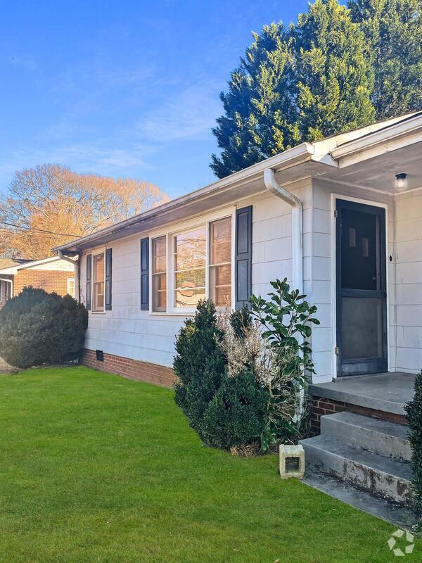 Building Photo - 40 Echols Dr