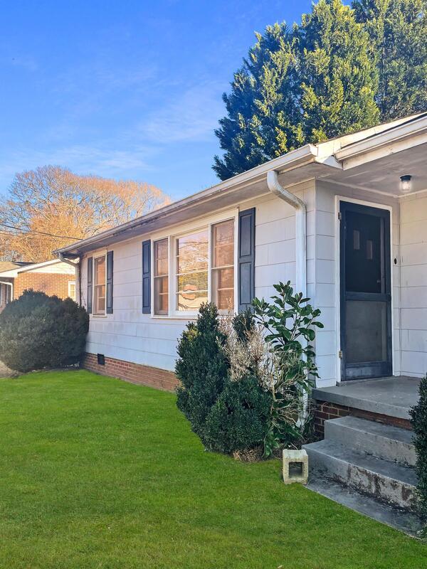 Primary Photo - 40 Echols Dr
