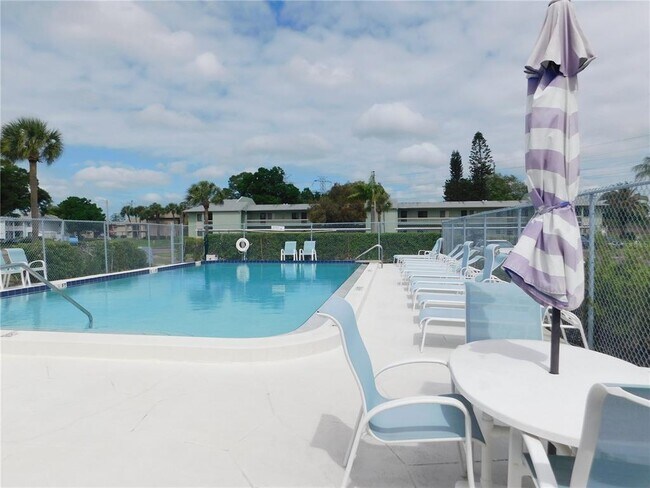 Building Photo - 218 Caryl Way