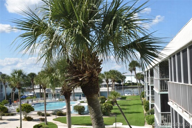 Building Photo - 325 N Causeway-