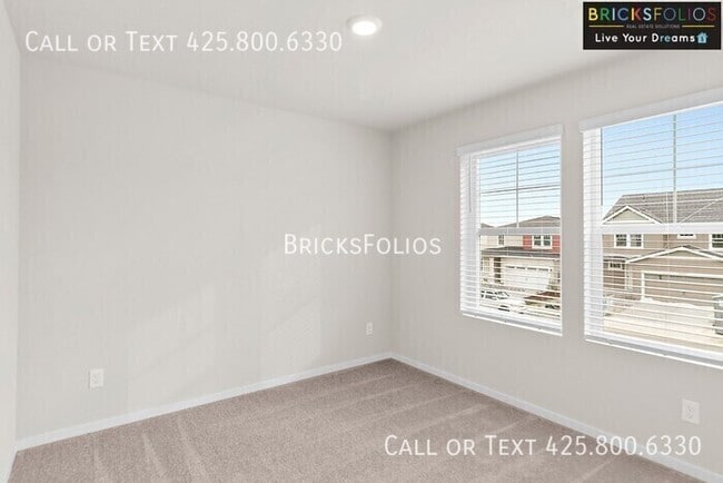 Building Photo - 1265 SW Pendleton Way