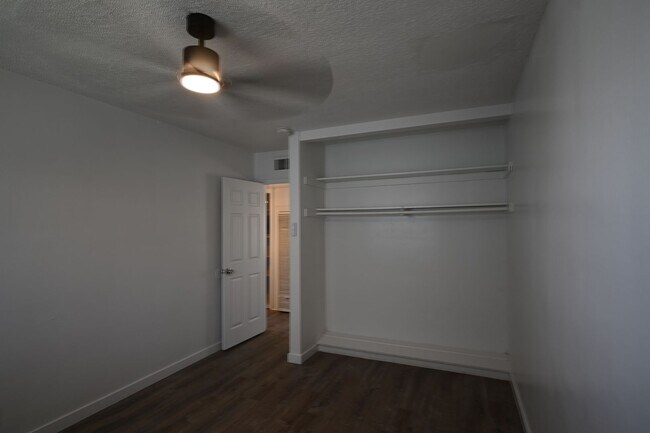 Building Photo - 378 N 13th St