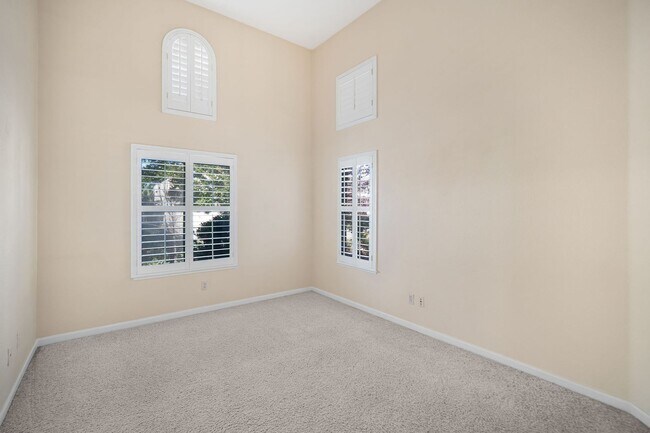 Building Photo - Highly Desirable Executive Home: 4 Bedroom...
