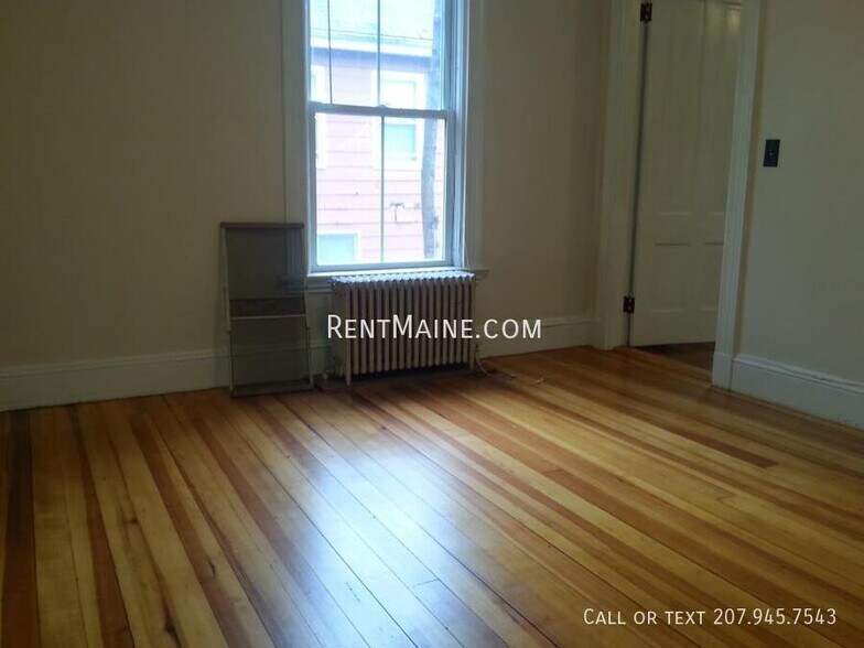 Building Photo - 14 Catell St