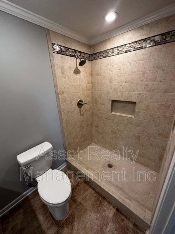 Building Photo - 2208 Sanderson Rd