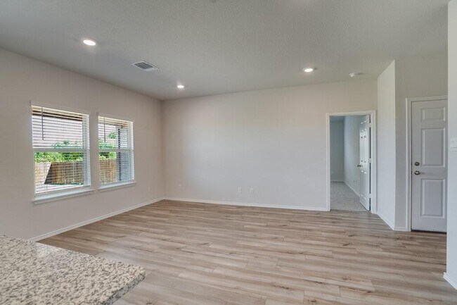 Building Photo - 521 Anconia Ct