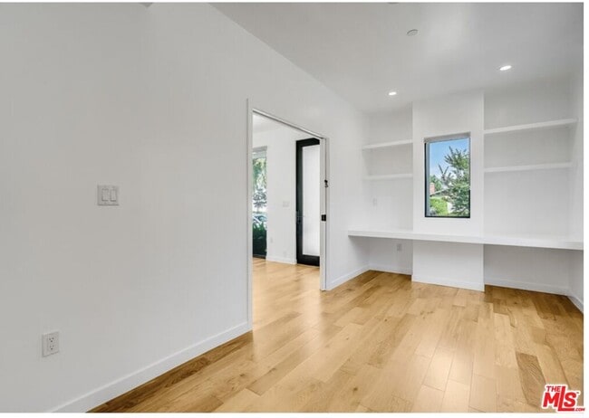 Building Photo - 3641 Greenwood Ave