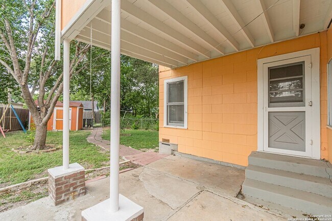 Building Photo - 416 Alexander Hamilton Dr