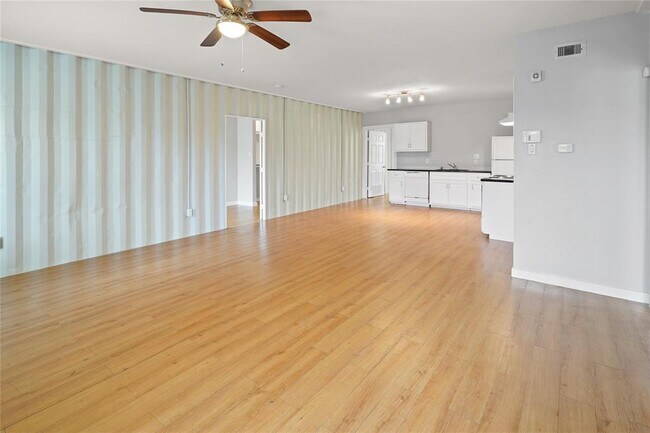 Building Photo - 3541 Mt Pleasant St