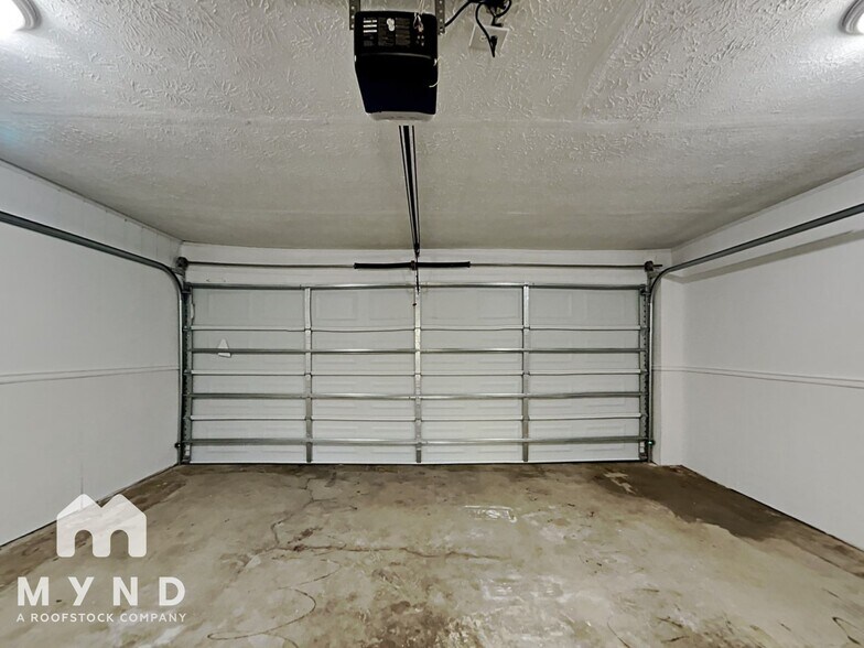 Building Photo - 3457 White Oak Ct