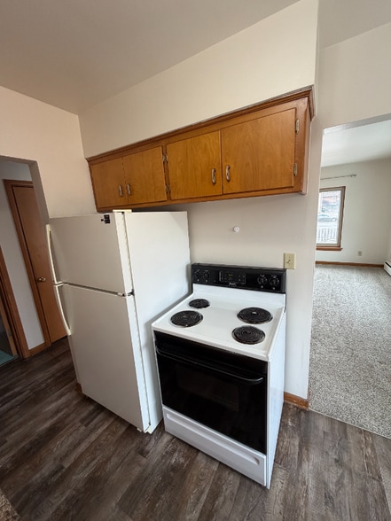 Building Photo - 9104 W Lincoln Ave