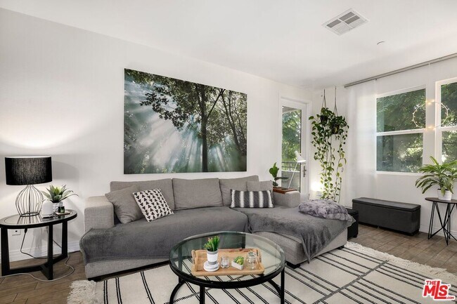Primary Photo - 7100 Playa Vista Dr
