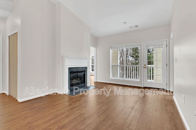 Building Photo - 4560 Strutfield Ln