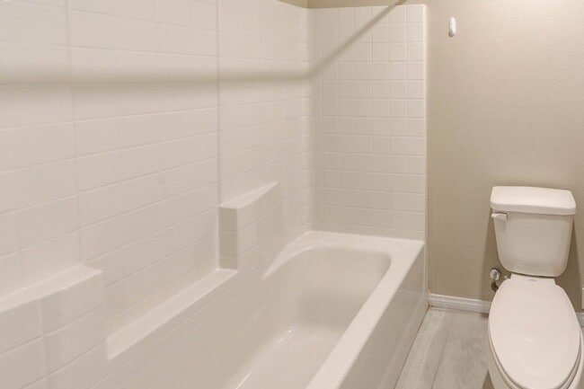 Building Photo - 5 Bedroom Home In Inspirada With Bed And F...