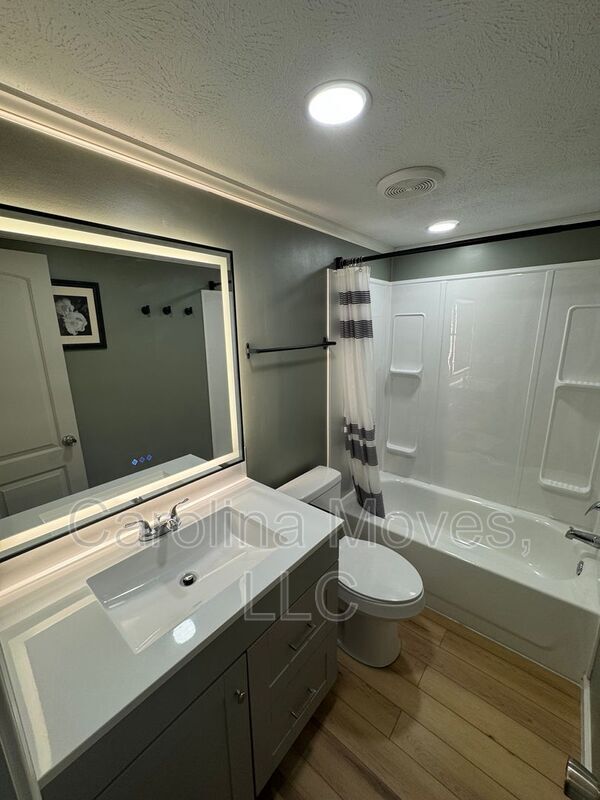 Building Photo - 321 Horseshoe Falls Rd