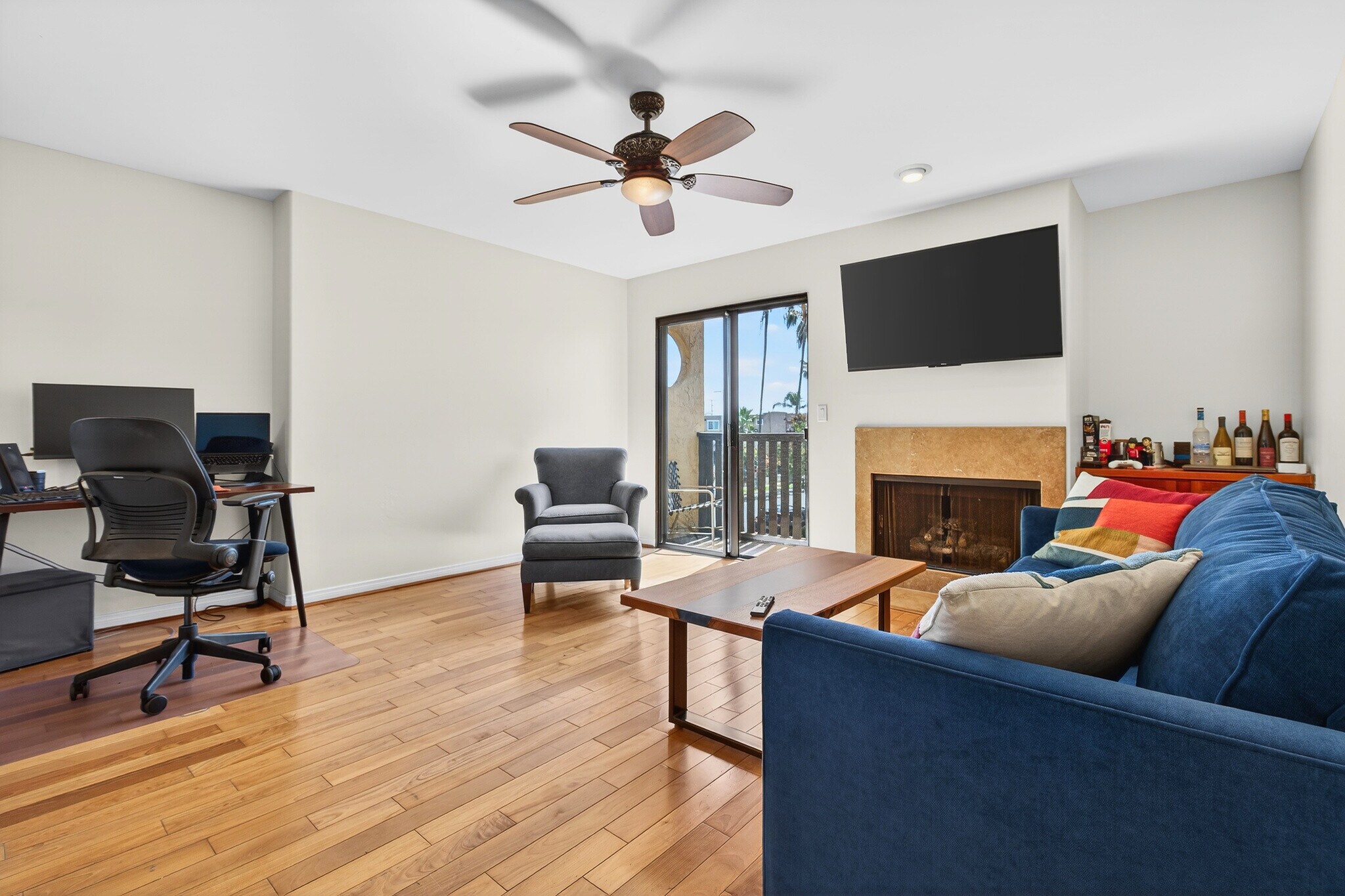 Building Photo - 4046 Iowa St