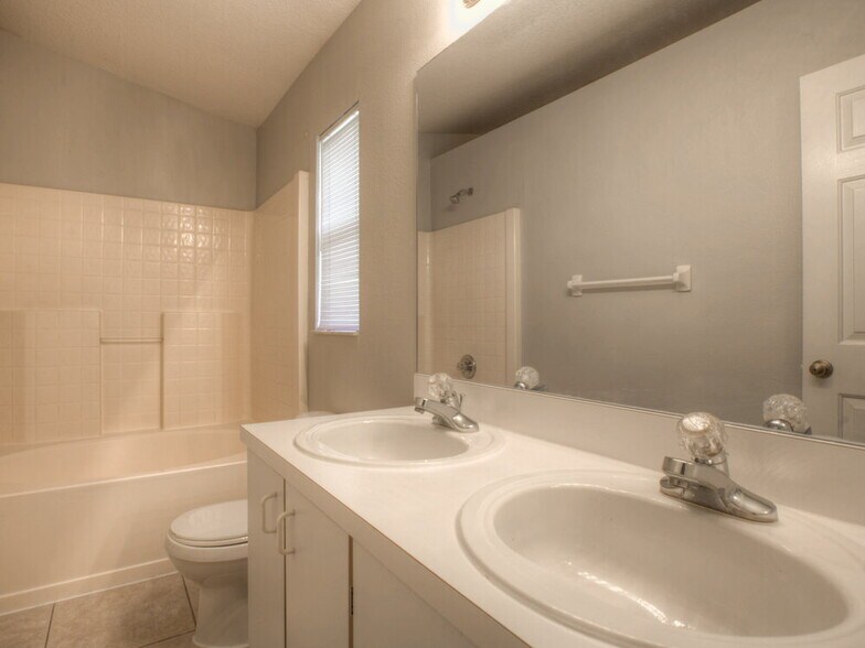 Building Photo - 1316 Whitewood Way