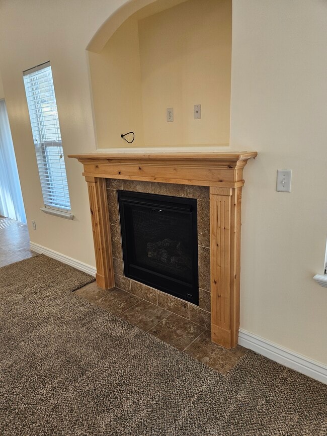 Building Photo - 1023 W Boston Ct