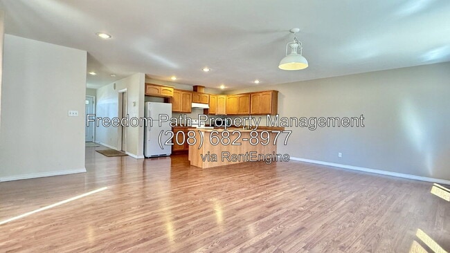 Building Photo - 2918 N Boyer Ave