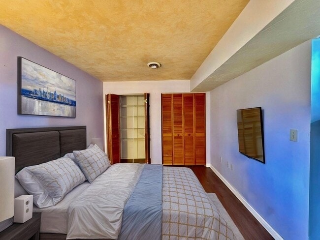 Building Photo - 197 Lake St