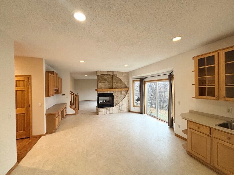 Building Photo - 15014 Valley View Pl