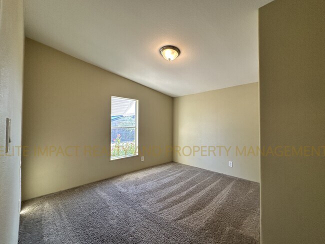 Building Photo - 1664 W Coralbrooke Dr