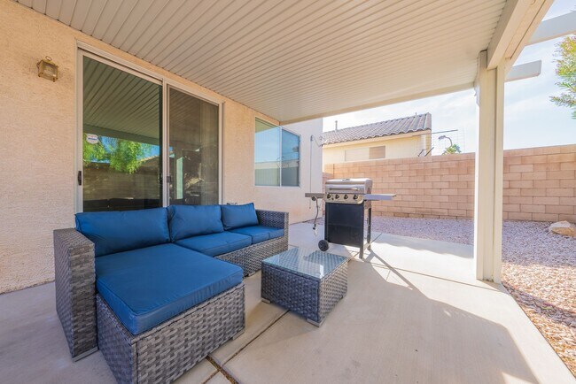 Building Photo - Spacious 4-Bed Family Home in Prime Las Vegas Location!