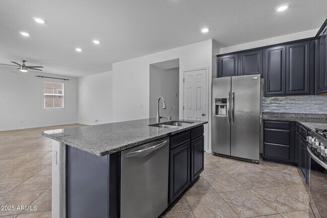 Building Photo - 3263 S Miller Dr